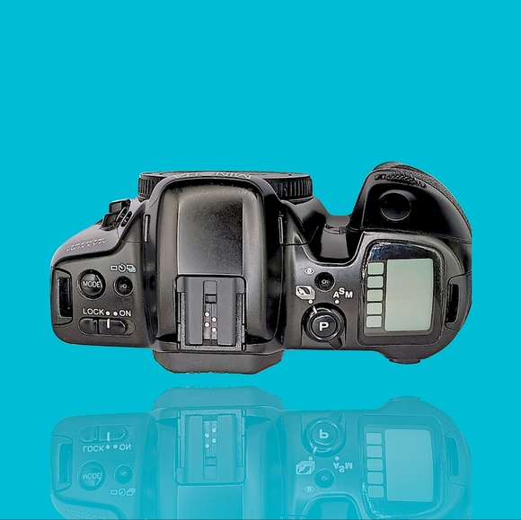 Minolta Maxxum 400si 35mm SLR Camera Body Only w/Strap - Picture 9 of 14